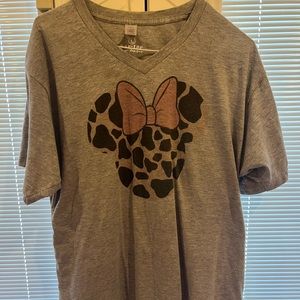 Minnie Animal Print V-Neck Shirt Lg.